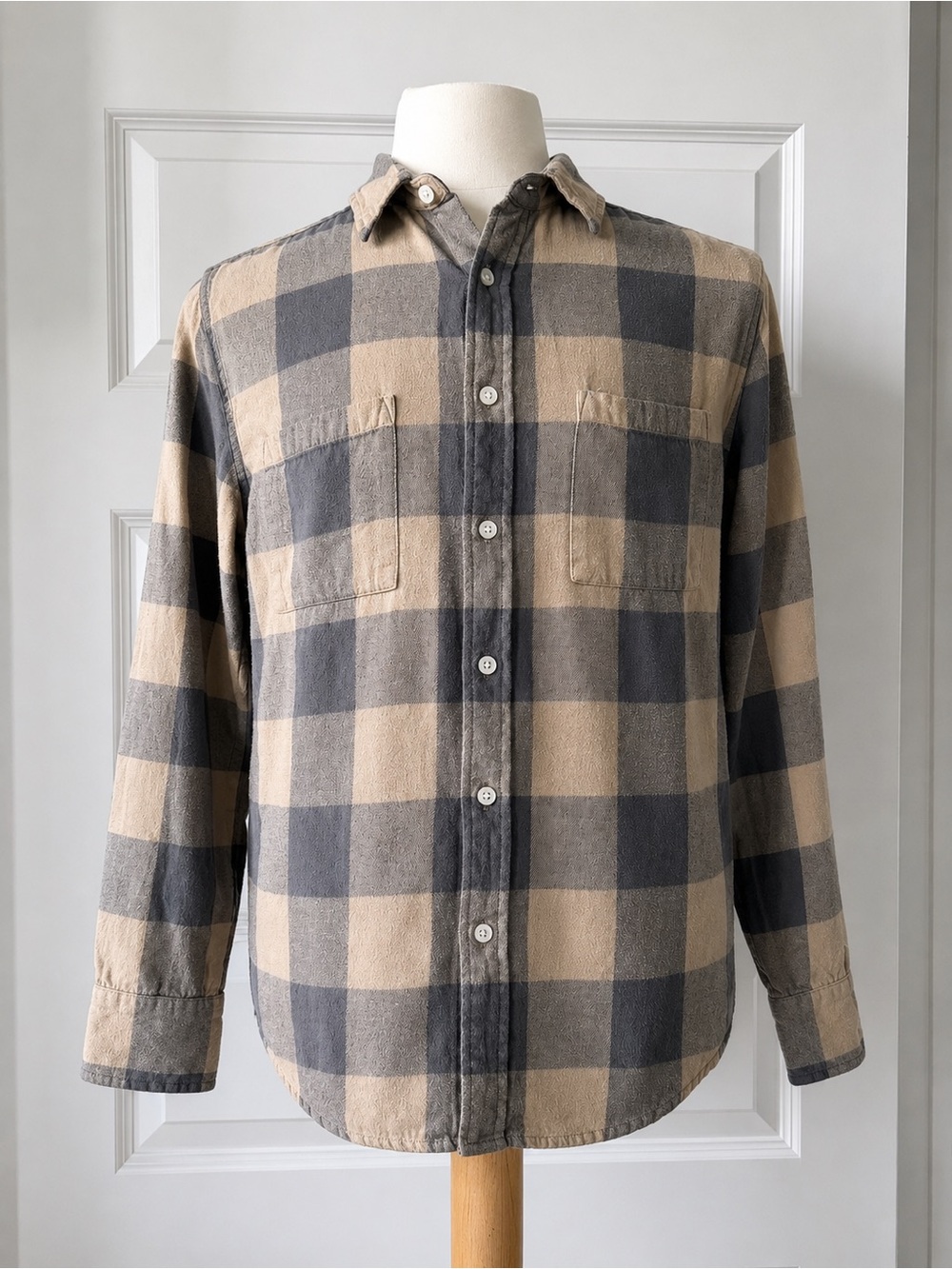 Arizona Jean Co. Buffalo Plaid Flannel Button Front Shirt Gray Beige 100% Cotton